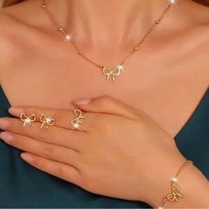 Chic Gold Bow Necklace sets